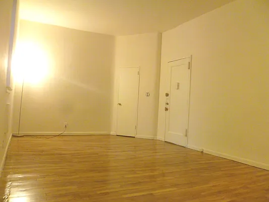 Rented by City Connections Realty | media 10