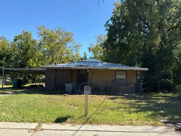 1804 Augusta St, Westlake, LA 70669