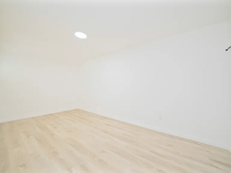 349 E Newman Ave #A — Photo 8