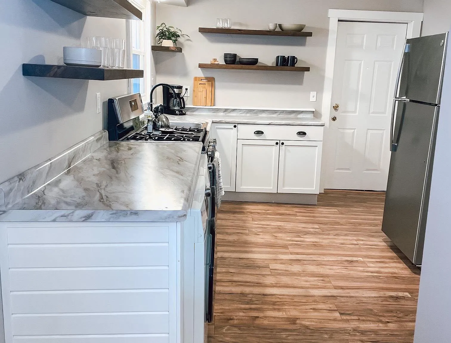 1 bed, 700 sqft, $1,300 — Photo 4