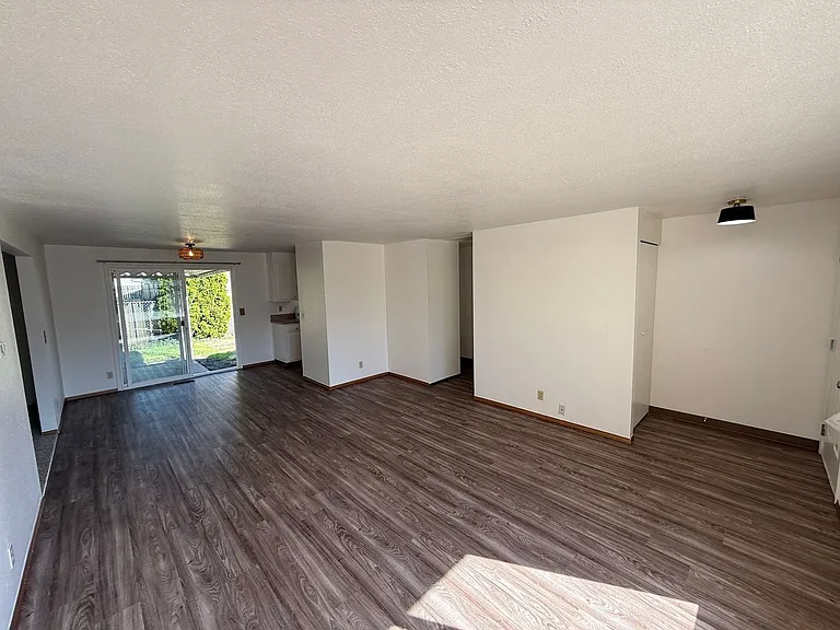 1488 Palace Dr NE — Photo 3