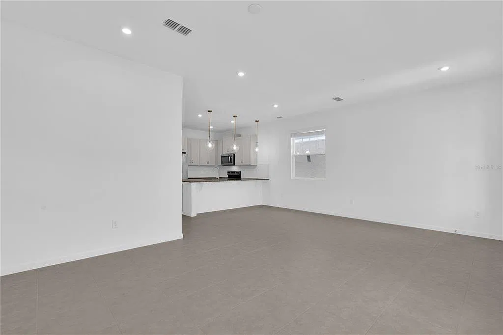 4 bed, 2.5 bath, 1678 sqft, $2,750 — Photo 4