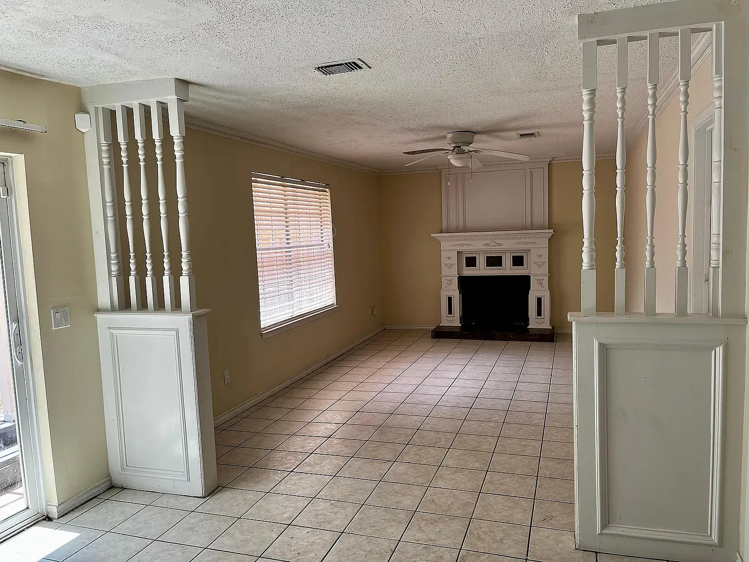 3 bed, 2.5 bath, 1928 sqft, $1,995 — Photo 4