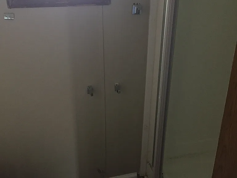 528 Chris St — Photo 7