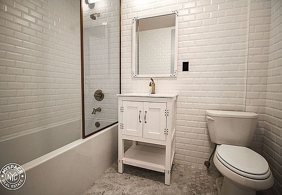 4th image of 11 Brooklyn Ave #1B