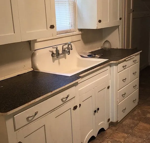 215 W Main St — Photo 6