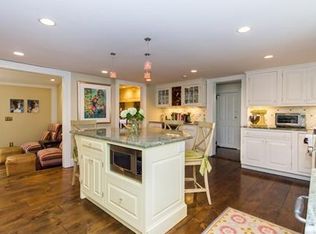 35 Pleasant St, Manchester, MA 01944