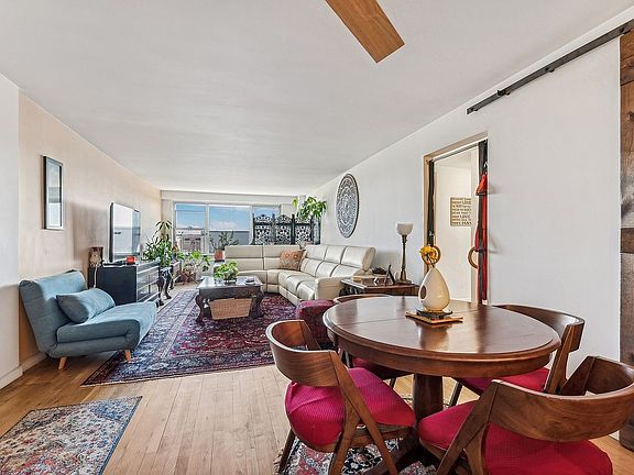 3rd image of 12510 Queens Blvd APT 1407