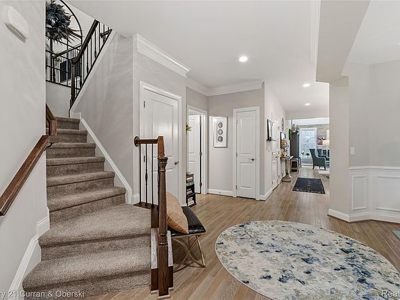 4th image of 42908 Cardinal