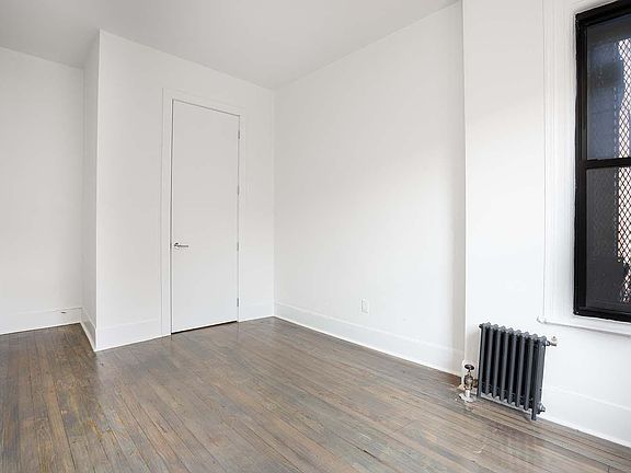 3rd image of 218 W 122nd St #2