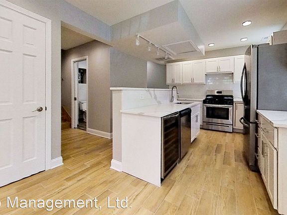4th image of 704 W Barry Ave #702