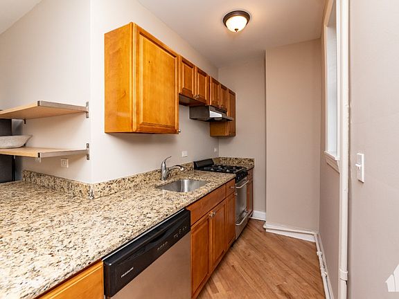 5th image of 894 Green Bay Rd #896B-06