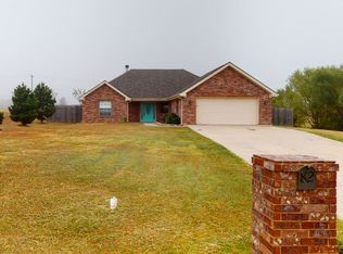 82 NE Uvon Ln, Elgin, OK 73538