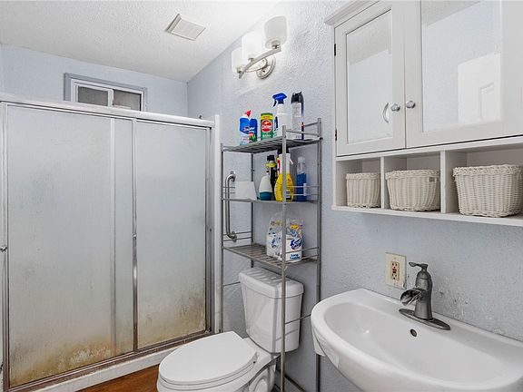 4th image of 2133 Harvard St
