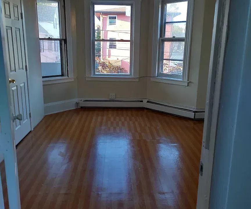 33 Benton St #2E