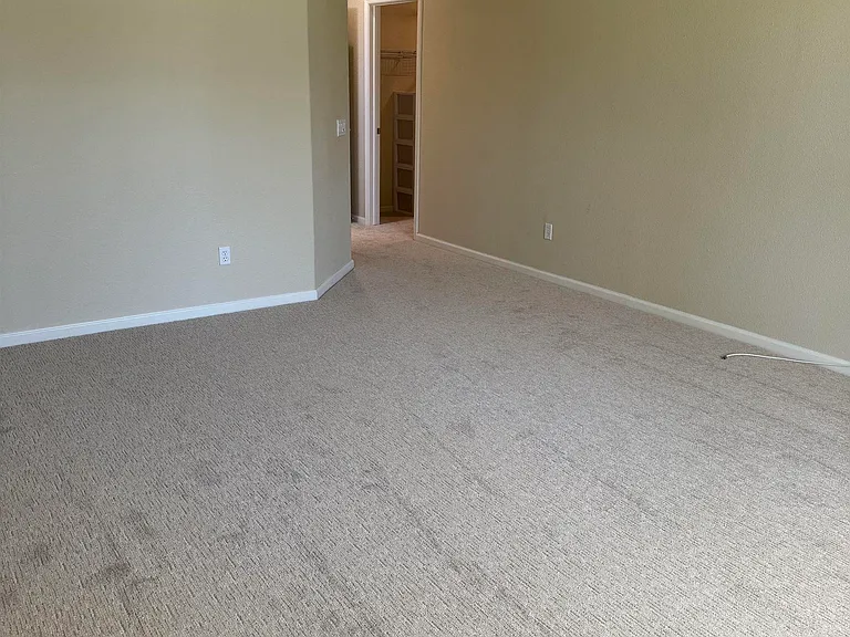 366 Saint Claire Ter — Photo 11