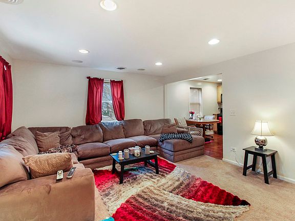 4th image of 223 Hyde Park Ave