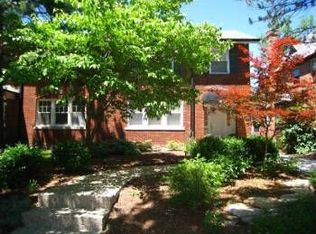 8009 Davis Dr, Saint Louis, MO 63105