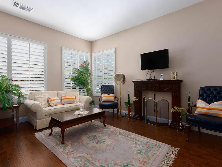 4 Bentley Rd — Photo 9