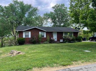 65 7th St, Grayson, KY 41143