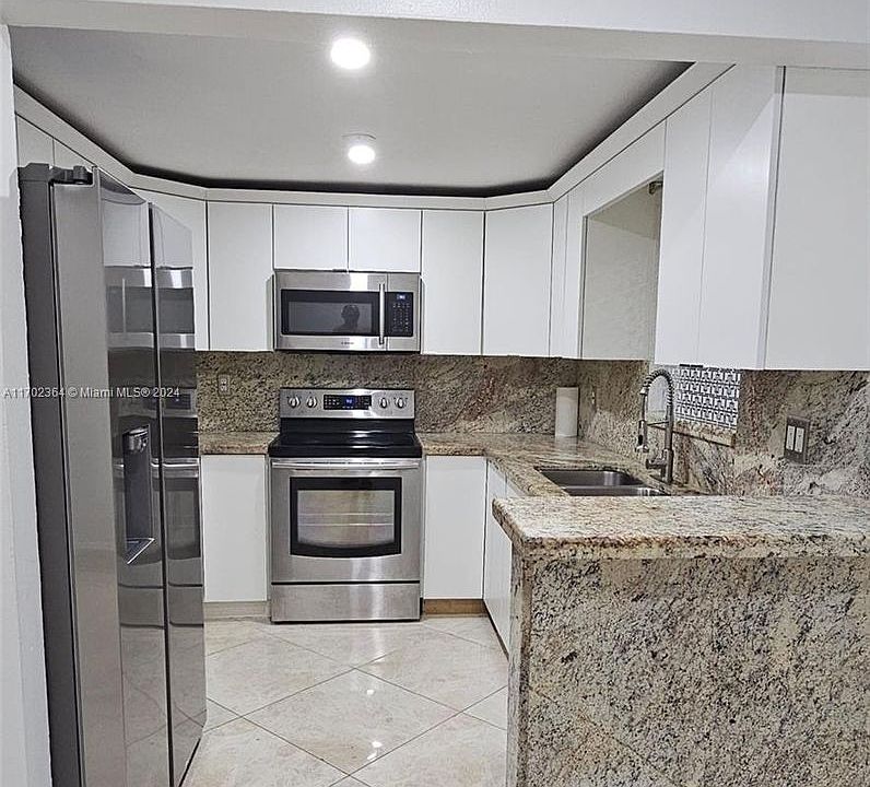 1st image of 120 SW 108th Ave APT I1