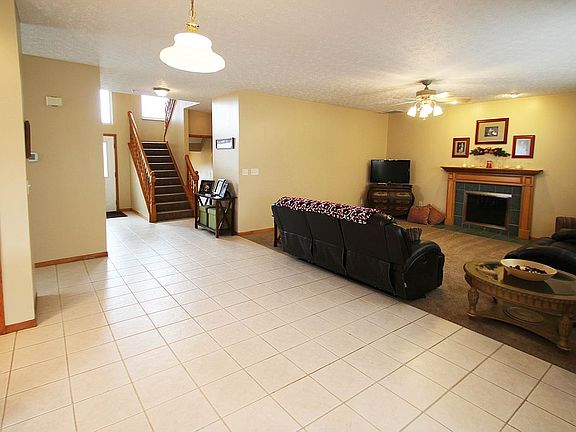 3rd image of 6907 Iverson Ct