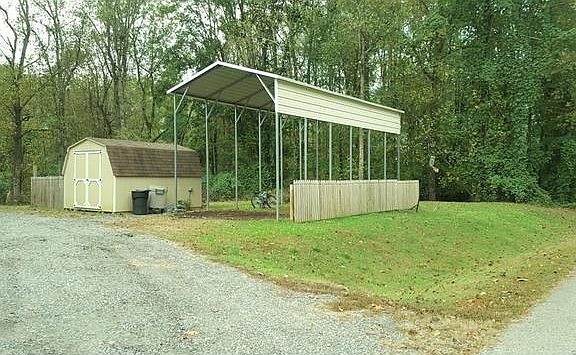 2nd image of 369 Oxford Ln