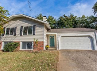 12235 Spring Place Ct, Maryland Heights, MO 63043