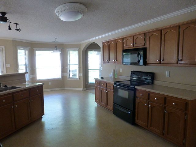 2nd image of 4552 Greencedar Ln