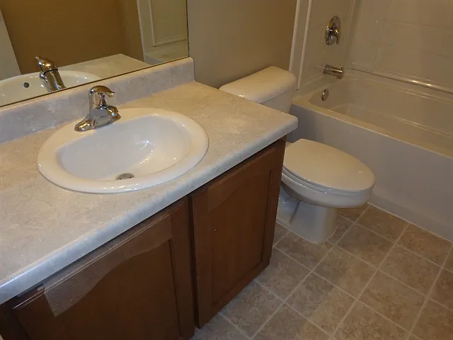 207 Chapel Lake S — Photo 8
