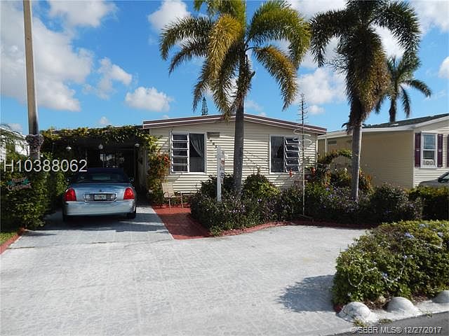 1st image of 5581 Lakeshore Dr