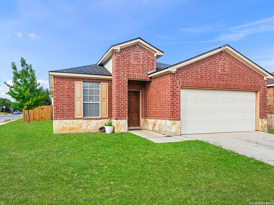 2nd image of 11921 Fieldcrest Run