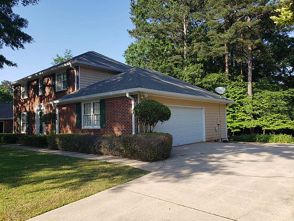 2nd image of 8030 Autumn Woods Dr