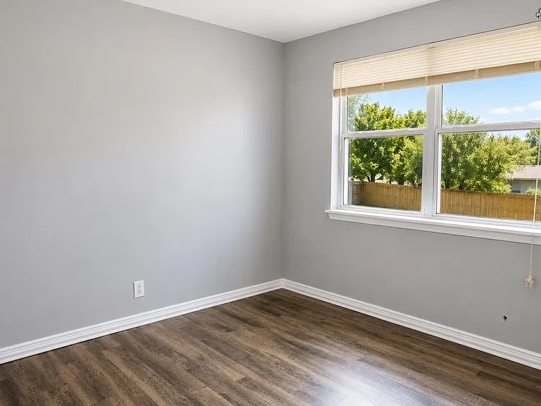 4621 Langford Ln — Photo 16