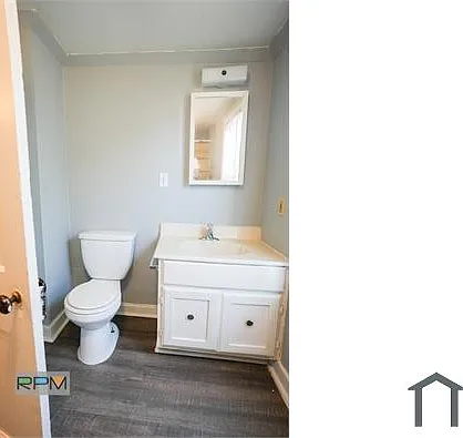 1606 Cole St — Photo 8