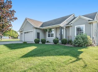 7414 Alycia Dr, Hudsonville, MI 49426