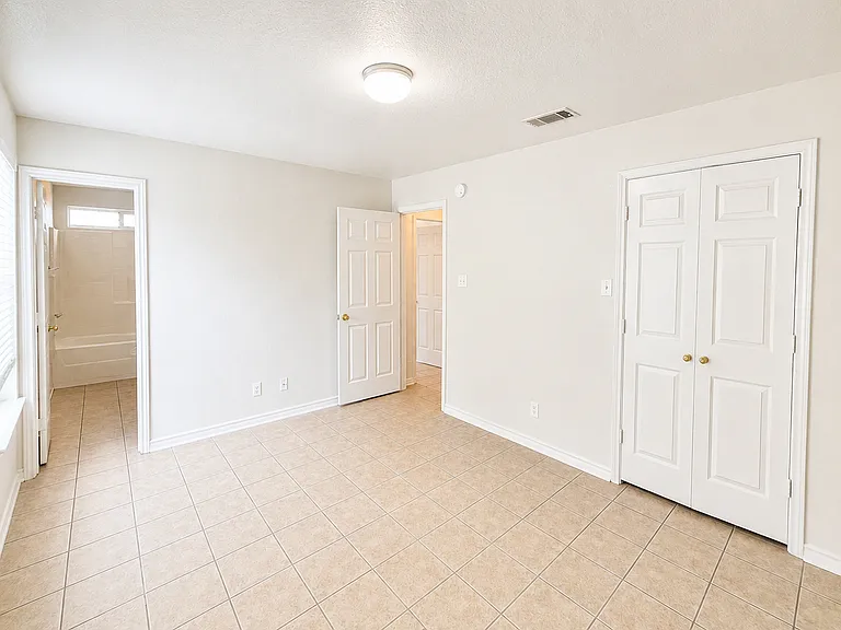 320 Jeff Gordon Dr — Photo 9