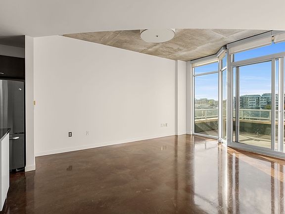 4th image of 600 12th Ave S APT 829