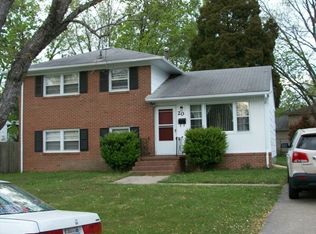20 Briarwood Dr, Hampton, VA 23666