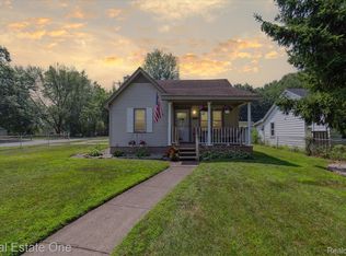 25017 Mary St, Taylor, MI 48180