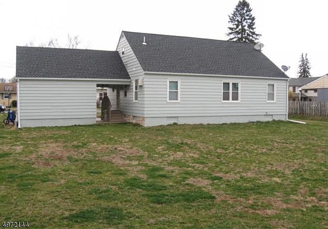 2nd image of 870 Sigsbee Ave