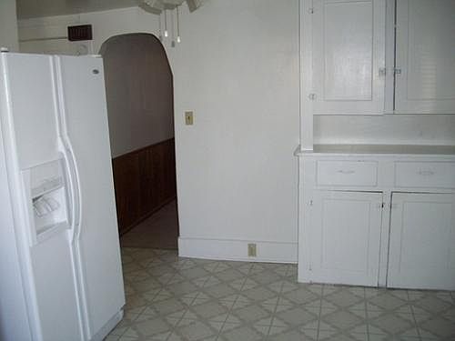 2nd image of 112 E Wilson Ave