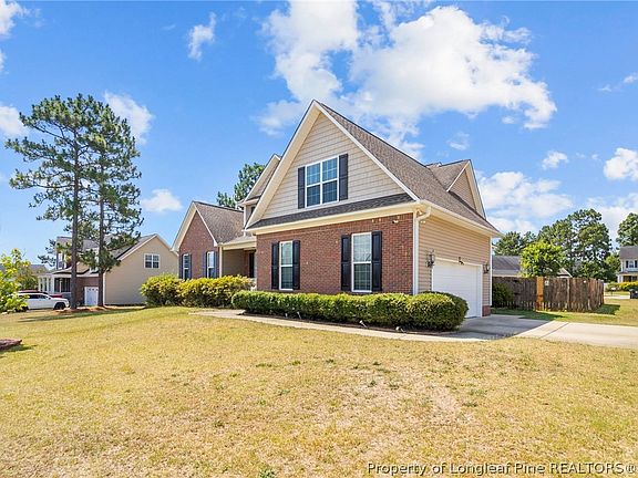 3rd image of 17 Orangewood Ct