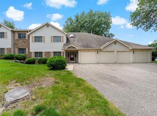 15159 Lesley Ln #573, Eden Prairie, MN 55346
