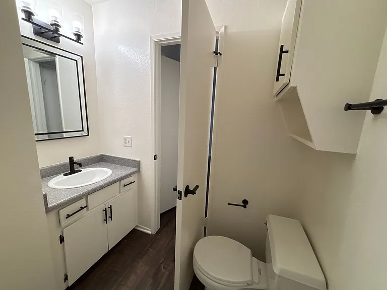 238 South Serrano Ave — Photo 23