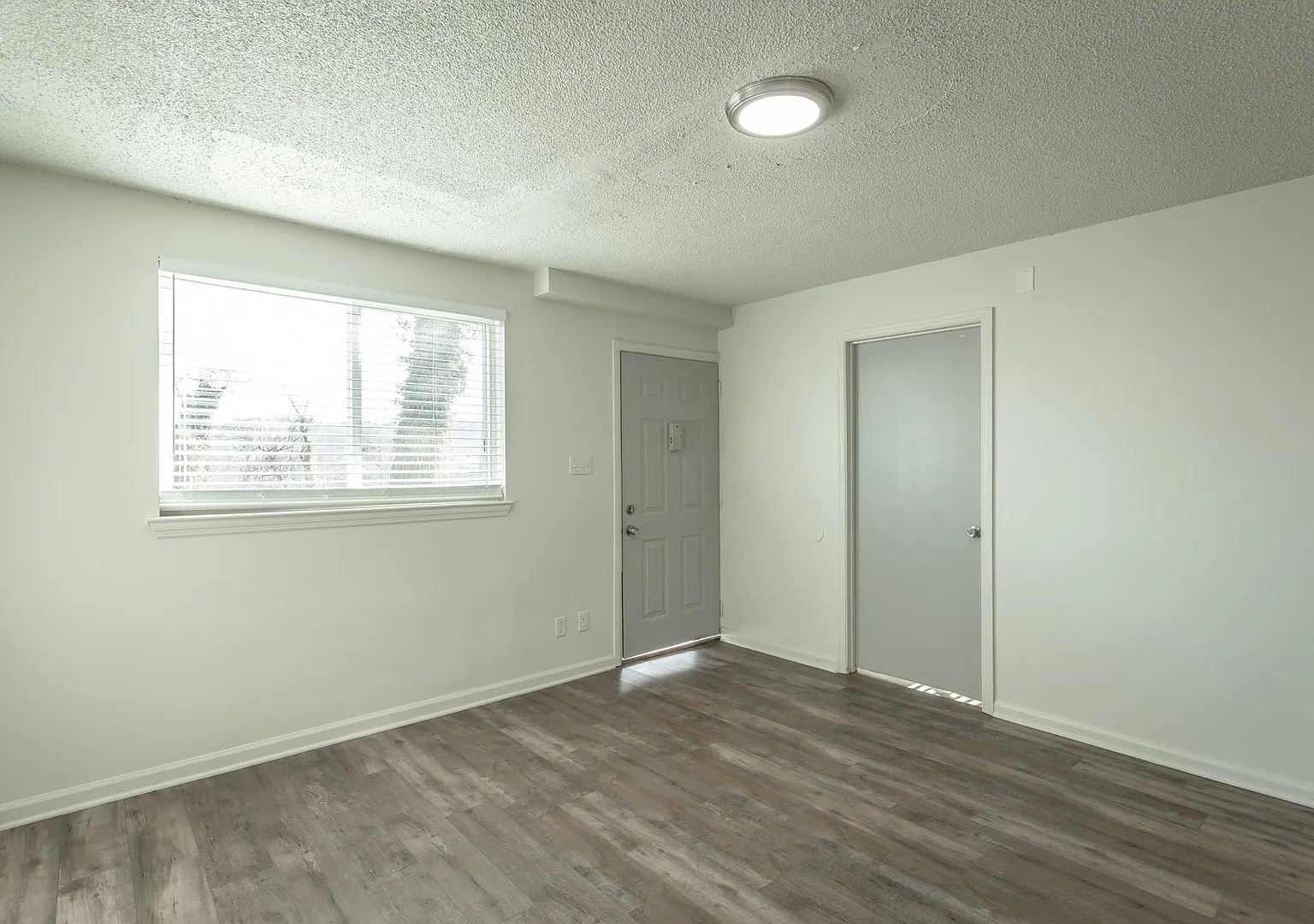 Kate's View Apartments | Updated North Chattanooga Apartments with Scenic Views — Photo 4