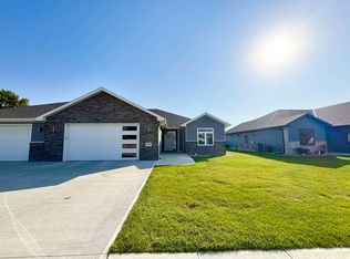 3163 Kozy Dr, Columbus, NE 68601