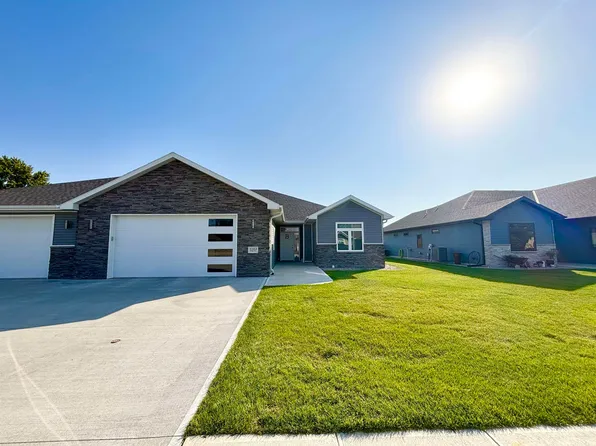 3163 Kozy Dr, Columbus, NE 68601
