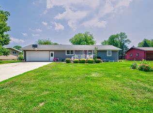 230 N 8th Ave W, Hartley, IA 51346
