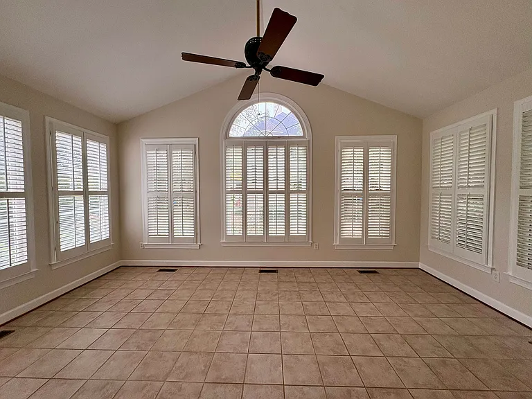 1151 Fieldview Dr — Photo 7